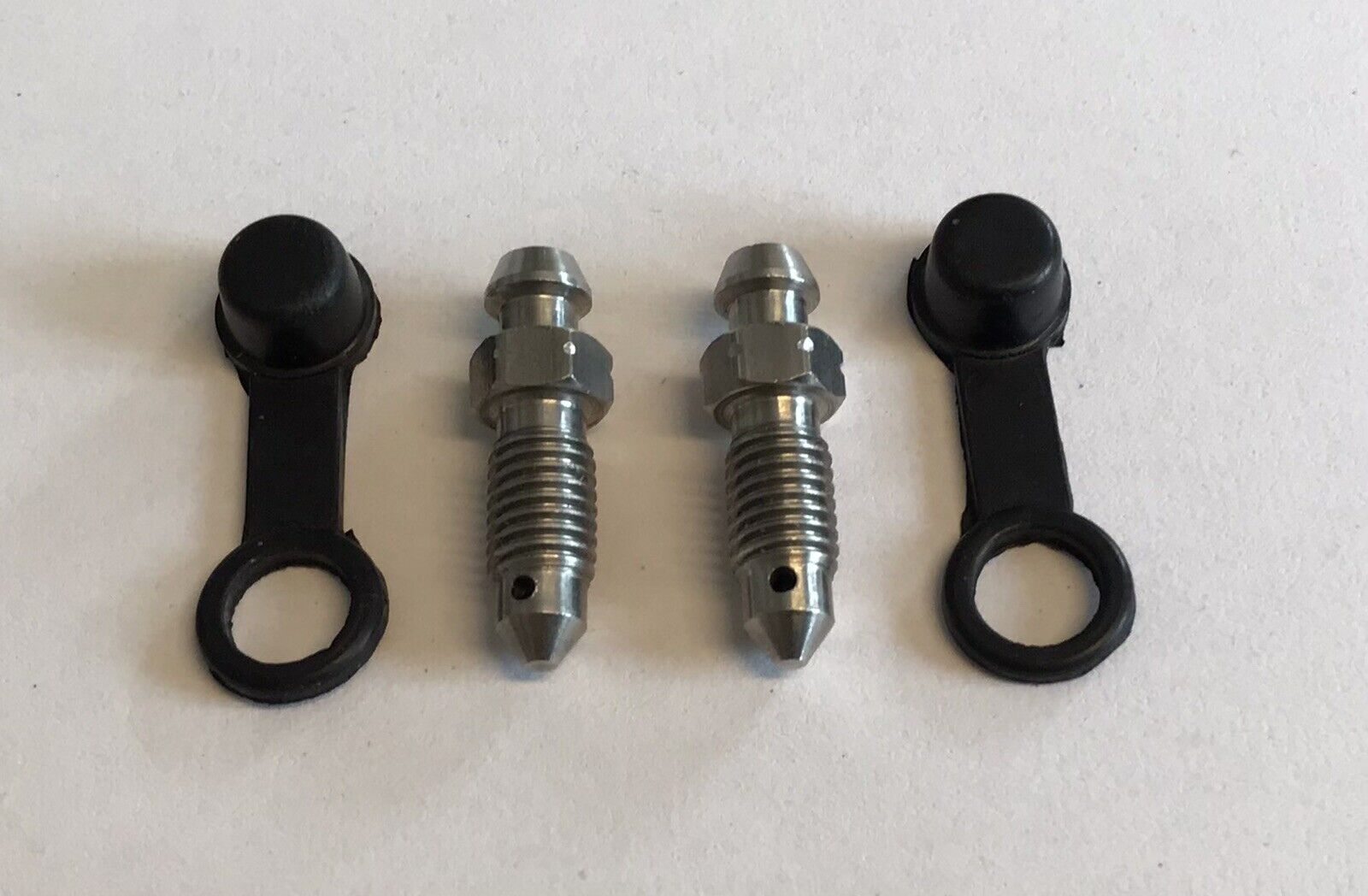 2 Front Caliper Stainless Bleed Nipples & Cover for GSF600 Bandit 95-99