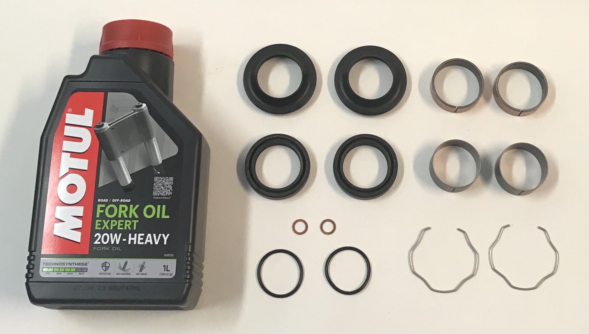Honda CB500 94-03 Front Fork Oil & Dust Seals & Inner & Outer Bush Bushes & O Rings & Clips With Oil